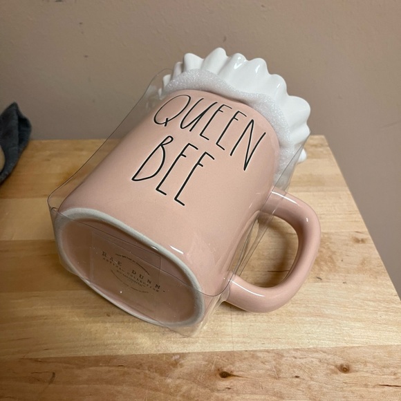 Rae Dunn Queen Bee Floral Topped Mug - Picture 5 of 6